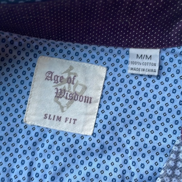 Button-down Fitted Shirt - Dark Blue subtle light Blue Flower - Picture 2 of 3